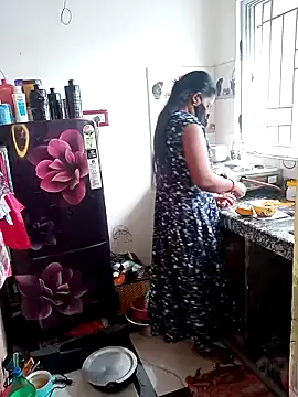 Snapshot of sohona101 chatting on 03-21-25, 07:33 sohona101 online show from 03-21-25, 07:33