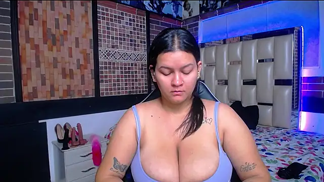 kriss sweetboobs10 online show from 10-10-25, 12:26