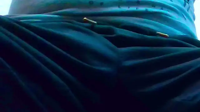 Snapshot of __X__ chatting on 09-25-25, 12:09 X online show from 09-25-25, 12:09