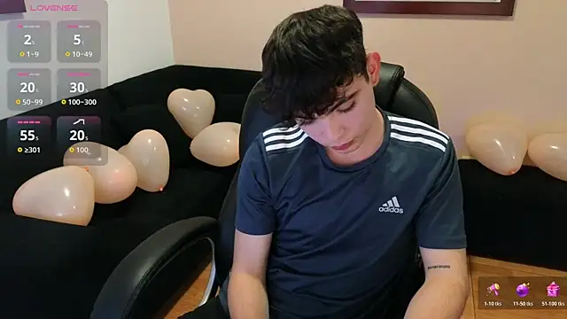 Snapshot of lukeboyce33 chatting on 02-06-26, 12:37 lukeboyce33 online show from 02-06-26, 12:37