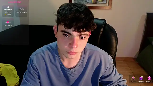 lukeboyce33 online show from 03-18-26, 04:04