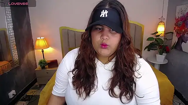 ailyn maury online show from 10-25-25, 02:35