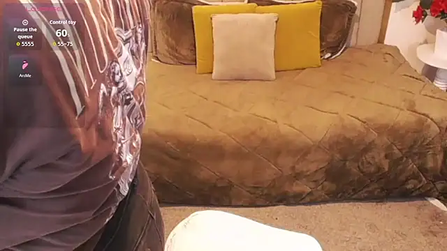 Snapshot of ailyn_maury chatting on 02-27-26, 01:33 ailyn maury online show from 02-27-26, 01:33