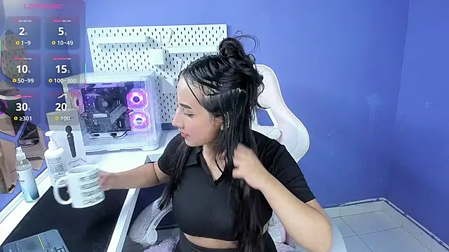 Alice 26  online show from 10-22-25, 10:53