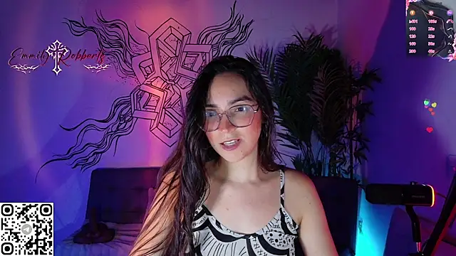 Emmi Roberts online show from 05-08-26, 03:23