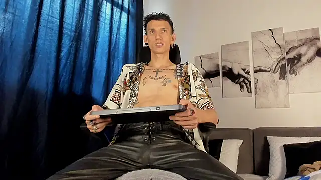 Snapshot of Giotrashy chatting on 07-21-26, 07:49 Giotrashy online show from 07-21-26, 07:49