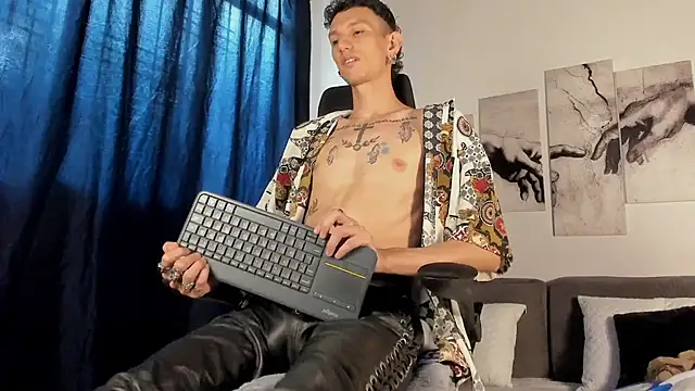 Snapshot of Giotrashy chatting on 07-21-26, 08:11 Giotrashy online show from 07-21-26, 08:11