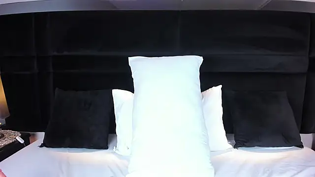 LauraCarther online show from 12-14-25, 05:40