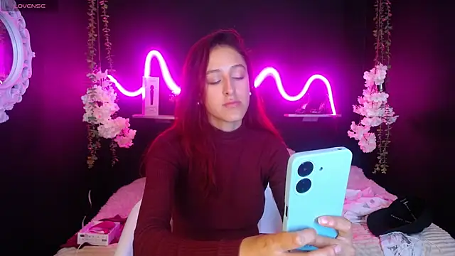 Hairydoll  online show from 03-18-25, 08:04