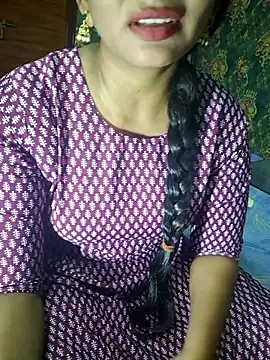 Snapshot of Shalini_telugu09 chatting on 09-18-25, 01:02 Shalini telugu09 online show from 09-18-25, 01:02