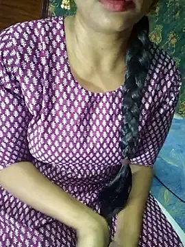 Snapshot of Shalini_telugu09 chatting on 10-22-25, 03:01 Shalini telugu09 online show from 10-22-25, 03:01