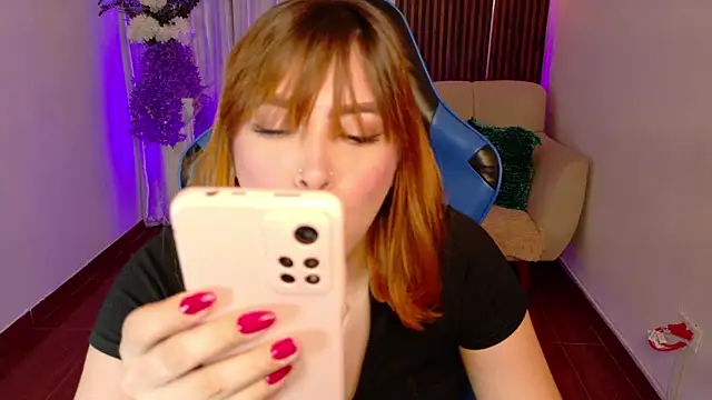 Snapshot of karla_hill_28 chatting on 06-14-26, 12:08 karla hill 28 online show from 06-14-26, 12:08