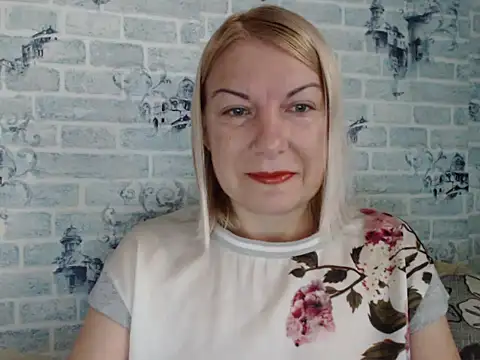 Snapshot of Lillia_Ray chatting on 09-20-25, 06:25 Lillia Ray online show from 09-20-25, 06:25