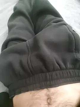 Snapshot of MaksDzubaV chatting on 10-19-25, 06:36 MaksDzubaV online show from 10-19-25, 06:36