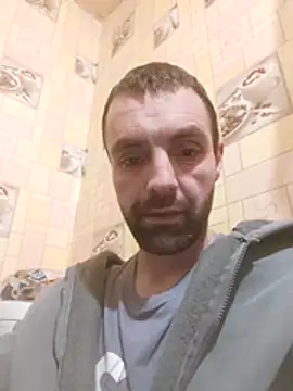 Snapshot of MaksDzubaV chatting on 10-25-25, 07:08 MaksDzubaV online show from 10-25-25, 07:08