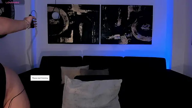 Snapshot of CandaseRussell chatting on 05-08-26, 03:23 CandaseRussell online show from 05-08-26, 03:23