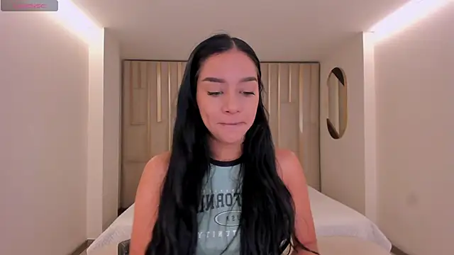 Snapshot of AmaliaCrus chatting on 04-23-26, 08:11 AmaliaCrus online show from 04-23-26, 08:11