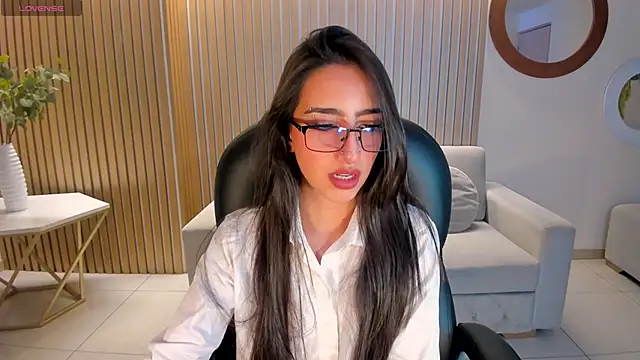 LarisaSmirnov online show from 10-21-25, 04:02