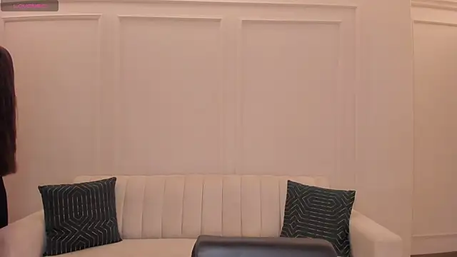 MaiaCollins online show from 01-15-26, 06:22