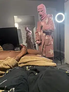 noface guy09 online show from 04-18-26, 09:15