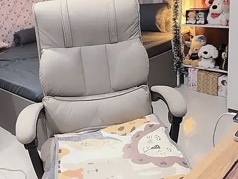 Nabiii6868 online show from 12-18-25, 04:13