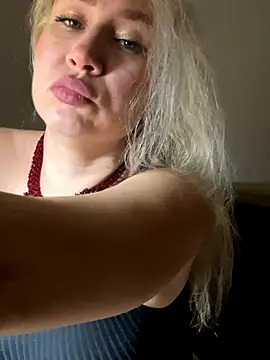 Nikusia online show from 12-04-25, 01:53