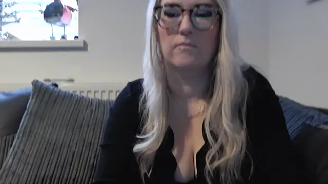 Sizzling Indie36 online show from 11-27-25, 10:50