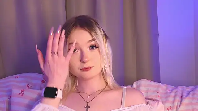 Snapshot of minigirl chatting on 02-12-26, 04:24 minigirl online show from 02-12-26, 04:24