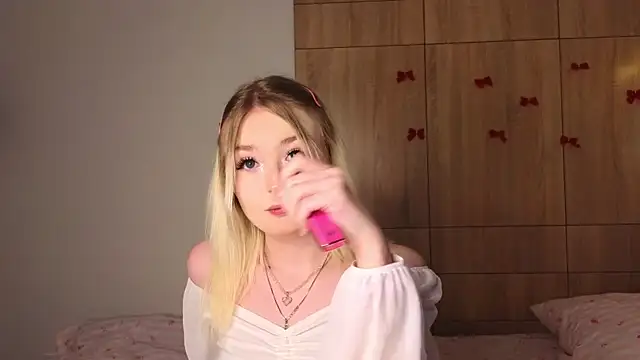 Snapshot of minigirl chatting on 03-01-26, 04:20 minigirl online show from 03-01-26, 04:20