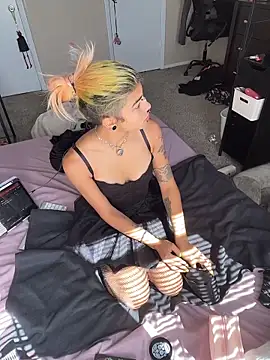 Harley cams online show from 10-31-25, 04:08