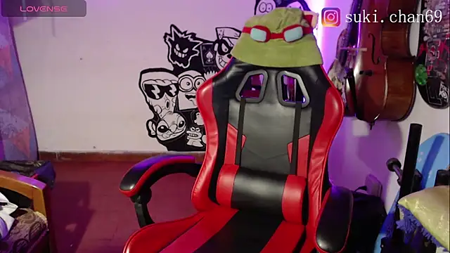 Snapshot of Sukychan_ chatting on 09-11-25, 11:43 Sukychan  online show from 09-11-25, 11:43