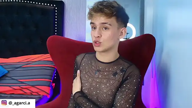 LiamWildx20 online show from 09-29-25, 12:16