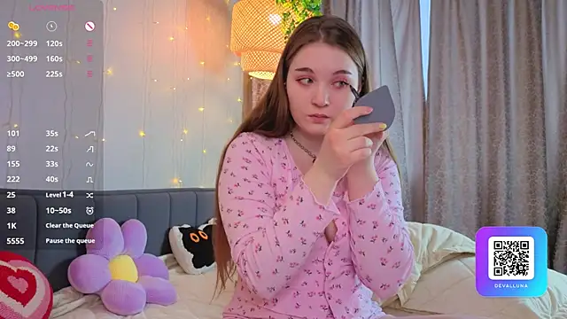 ConstanceHelms online show from 04-06-26, 05:08