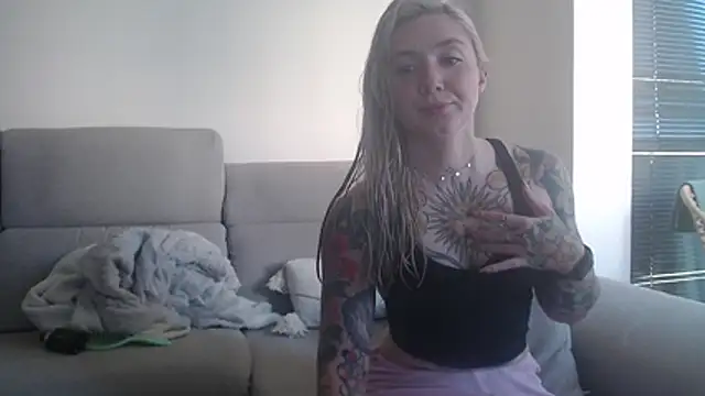tattoobbgirl online show from 11-04-25, 01:32