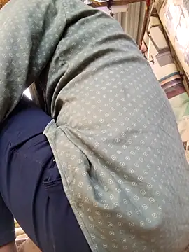 hot integer online show from 02-03-26, 03:37