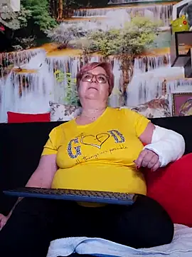 QueenPammy1 online show from 03-09-25, 04:11