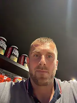 Snapshot of trainwithme chatting on 05-30-26, 01:30 trainwithme online show from 05-30-26, 01:30