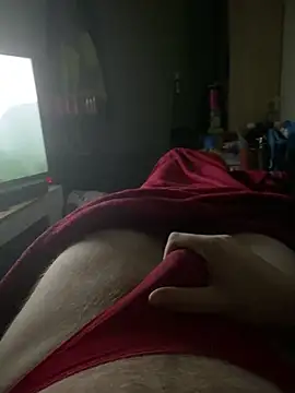 Snapshot of yves24Post chatting on 09-27-25, 08:36 yves24Post online show from 09-27-25, 08:36