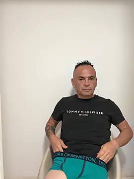 Snapshot of mateocali25 chatting on 05-19-26, 08:26 mateocali25 online show from 05-19-26, 08:26