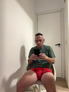 Snapshot of mateocali25 chatting on 06-18-26, 02:32 mateocali25 online show from 06-18-26, 02:32