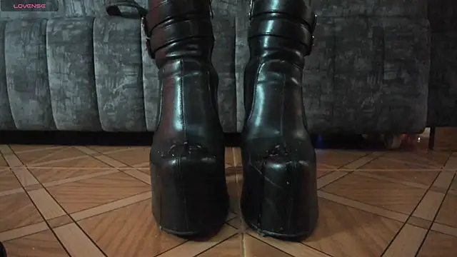  LuanaDabbraccio online show from 11-26-25, 01:56