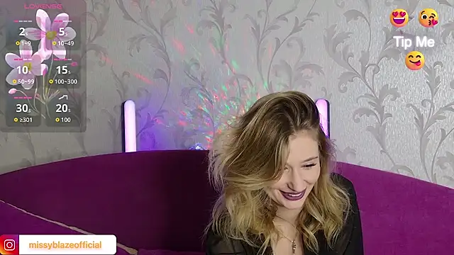 Snapshot of MissyBlaze chatting on 11-11-25, 09:04 MissyBlaze online show from 11-11-25, 09:04