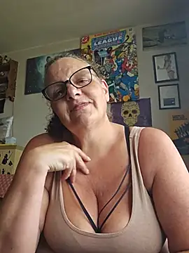 Snapshot of MissQueenBeex chatting on 07-30-26, 07:18 MissQueenBeex online show from 07-30-26, 07:18