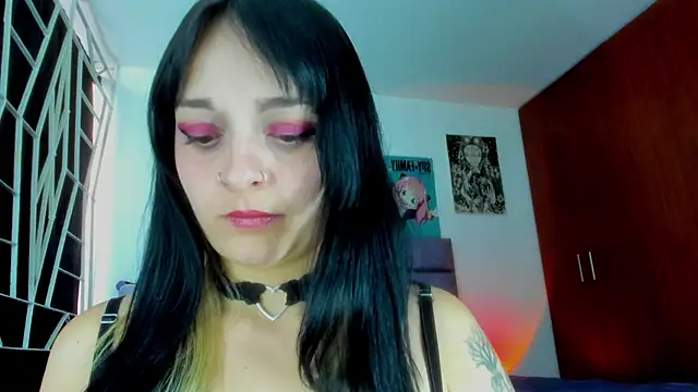 KARINNA  RAVEN online show from 10-20-25, 10:10