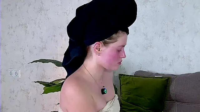 Snapshot of AshleyD_ chatting on 09-20-25, 02:45 AshleyD online show from 09-20-25, 02:45