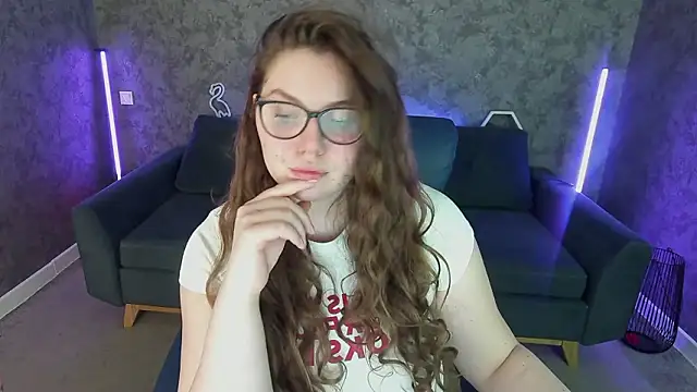 LuxSopphia online show from 03-24-26, 08:03