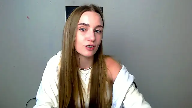 Snapshot of Doll_Angelina chatting on 07-30-26, 06:01 Doll Angelina online show from 07-30-26, 06:01