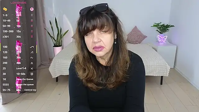 Nika Light online show from 11-24-25, 11:21