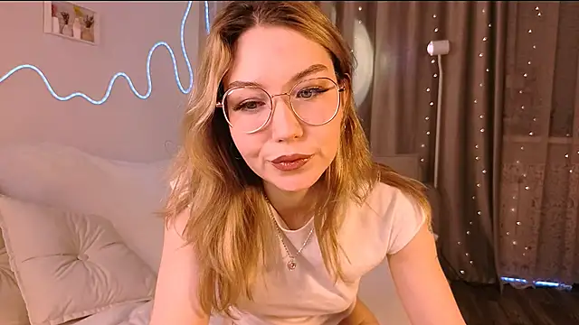 Lilo Sims online show from 11-29-25, 01:19