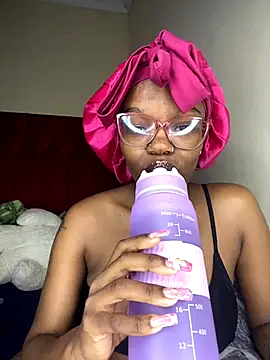 YummyMelanin117 online show from 11-30-25, 06:45